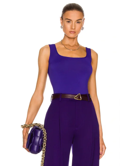 Kare Yaka Sıfır Kol Bodysuit