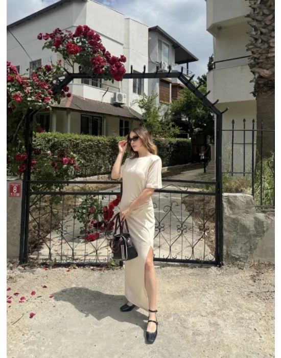 Kısa Kollu Uzun Yandan Yırtmaçlı Elbise - Beyaz
