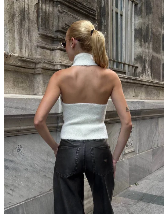 MetuCa Kadın Beyaz Balıkçı Halter Yaka Sırtı Açık Yumuşak Dokulu Tüylü Triko Büstiyer Bluz