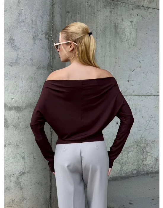 MetuCa Kadın Kahverengi Düşük Omuz Kayık Yaka Drapeli Uzun Kollu Vücudu Saran Bluz