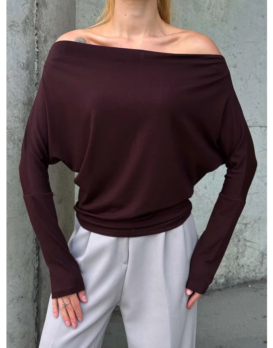 MetuCa Kadın Kahverengi Düşük Omuz Kayık Yaka Drapeli Uzun Kollu Vücudu Saran Bluz