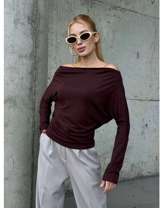 MetuCa Kadın Kahverengi Düşük Omuz Kayık Yaka Drapeli Uzun Kollu Vücudu Saran Bluz