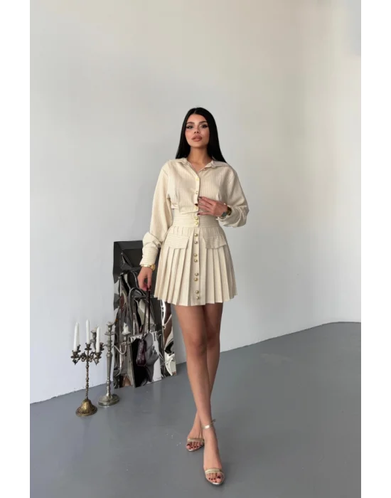 ÖNDEN GOLD DÜĞMELİ PİLELİ KISA ELBİSE - Bej