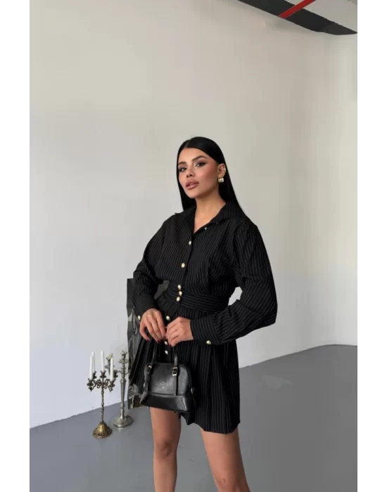 ÖNDEN GOLD DÜĞMELİ PİLELİ KISA ELBİSE - Siyah