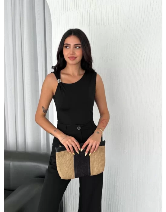 Osy Modal Yumuşak Dokulu Kumaş Bisiklet Yaka Sıfır Kol Bluz Omuz Toka Aksesuar Detaylı - Siyah