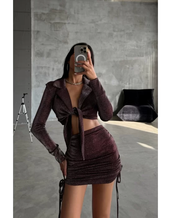 SİMLİ KUMAŞ BAĞLAMA DETAYLI CROP BLUZ -KISA BÜZGÜ DETAYLI ETEK - Bordo