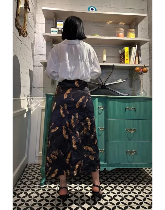 Siyah Baskılı Kroşetalı Etek
