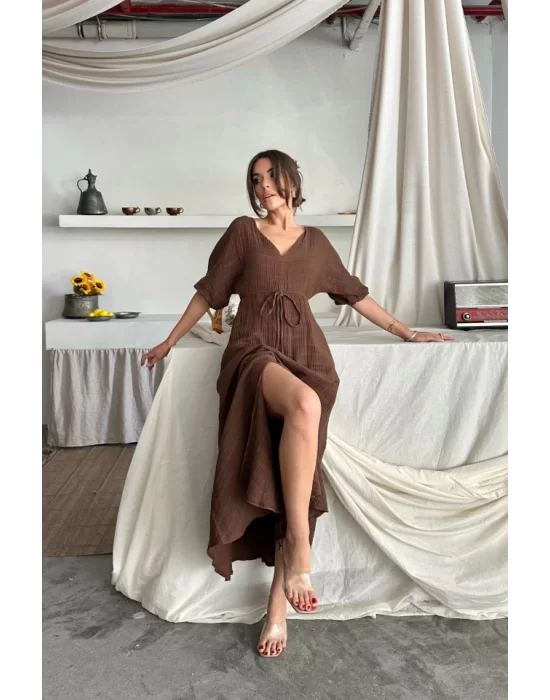 V YAKA BEL BONCUK BAĞLAMALI MÜSLİN ELBİSE YIRTMAÇ DETAYLI - Kahverengi