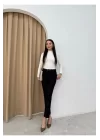 Kadın Siyah Kemerli Dar Paça Pantolon – Şıklığın Ve Rahatlığın Buluşması!