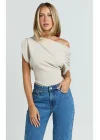 Omzu Düşük Asimetrik Yaka Bluz