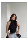 Halter Yaka Sırt Dekolteli Crop Bluz