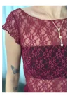 Dantelli Asimetrik Kesim Transparan Crop Bluz – Yumuşak Dokulu, Kısa Kollu, Modern ve Şık