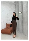 Kadın Yüksek Bel Straight Havuç Kesim Pileli Kemerli Kumaş Pantolon, Şıklığın Yeni Adı