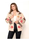 Kadın Bej Renkli Çiçek Nakışlı Biyeli Kimono Kol Kaşe Kumaş Kısa Kaban Ceket