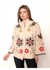 Kadın Bej Renkli Çiçek Nakışlı Biyeli Kimono Kol Kaşe Kumaş Kısa Kaban Ceket