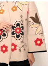 Kadın Bej Renkli Çiçek Nakışlı Biyeli Kimono Kol Kaşe Kumaş Kısa Kaban Ceket
