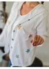 Kadın Beyaz Kapüşonlu Yıldız İşlemeli Cepli Büzgülü Pamuk Keten Gömlek Ceket