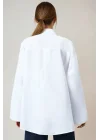 Kadın Beyaz Oversize Geniş Kollu Tek Cepli Uzun Keten Gömlek