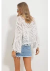 Kadın Beyaz Sırtı Kelebek Motifli Ajurlu Püsküllü Bohem Triko Hırka
