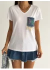 Kadın Beyaz V Yaka Denim Cep Detaylı Payetli ve Püsküllü Pamuklu Tişört