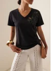 Kadın Siyah V Yaka Cut-Out Çiçek Nakışlı ve Boncuk İşlemeli Pamuklu Tişört