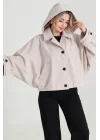 Kadın Bej Kapüşonlu İçi Astarlı Düğmeli Yarasa Kol Oversize Kısa Trençkot