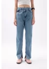 Asimetrik Bel Paça Yırtmaçlı Jean