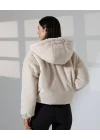 Kadın Bej Peluş Kapüşonlu Fermuarlı Astarlı Oversize Bomber Mont