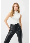 Kadın Beyaz Yarım Balıkçı Yaka Kolsuz Pamuklu Basic Body Bluz