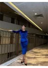 Kadın Bisiklet Yaka Vatkalı Manşet Detay Kadife Kumaş Midi Boy Elbise
