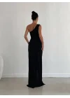 Kadın Dalgıç Krep Kumaş Tek Omuz Yırtmaç Detaylı Maxi Boy Elbise