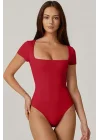 Kadın Kırmızı Çift Katlı Sandy Kumaş Kare Yaka Kısa Kol Çıtçıtlı Tanga Bodysuit