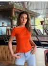 Kadın Kısa Kollu Tek Omuzu Açık Büzgülü Viskon Bluz