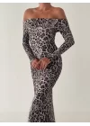 Kadın Madonna Yaka Dalgıç Kumaş Leopar Desen Maxi Boy Derin Yırtmaçlı Elbise