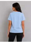 Kadın Mavi V Yaka %100 Pamuklu Boncuk Nakış İşlemeli T-Shirt Çiçekli
