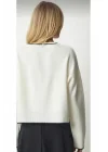 Kadın Beyaz Çoban Dikiş Detaylı Bisiklet Yaka Yumuşak Doku Crop Triko Kazak