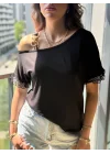 Kadın Tek Omuzu Askılı Kısa Kollu Toka Detaylı Dantelli Viskon Bluz