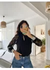 Kadın Uzun Kollu Göğüs Pencere Detay Yaka Boğazlı Kolları Tüllü Sandy Bluz