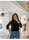 Kadın Uzun Kollu Göğüs Pencere Detay Yaka Boğazlı Kolları Tüllü Sandy Bluz