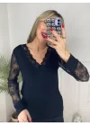 Kadın Uzun Kollu V Yakalı Dantel Detaylı Viskon Bluz