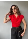 Kadın V Yaka Vatka Detay Kolsuz Dökümlü Bluz