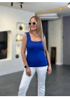 Kare Yaka Kalın Askılı Beyaz Triko Bluz
