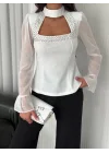 Kolları Şifon Göğüste İnci Boncuk Detaylı Bluz - Beyaz