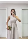 Kolsuz Göğüs Lastıklı Uzun Elbise - Gri