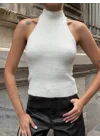 MetuCa Kadın Beyaz Balıkçı Halter Yaka Sırtı Açık Yumuşak Dokulu Tüylü Triko Büstiyer Bluz