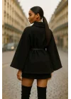 MetuCa Kadın Siyah Gömlek Yaka Düğmeli Kemerli Oversize Kaşe Kumaş Pelerin Panço Ceket Kaban