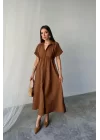 ÖNDEN DÜĞMELİ CRUSHLI MODAL ELBİSE - Kahverengi