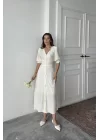 Beyaz Arka Ve Bel Ucu Gipeli Elbise