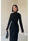 Siyah Omzu Güllü Düz Elbise