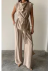 TENCEL MODAL KOLSUZ BLUZ KAPALI CEP DETAYLI DÖKÜMLÜ - PANTOLON TAKIM - Bej